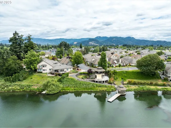 $725,500 | 2063 Lake Wind Drive, Eugene, OR 97408
