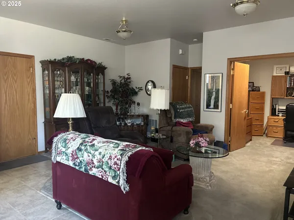 $725,500 | 2063 Lake Wind Drive, Eugene, OR 97408