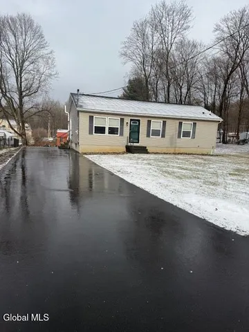 $349,900 | 12 Clover Avenue, East Greenbush, NY 12061