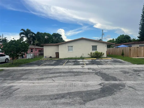 $600,000 | 340-400 Northeast 44th Street, Deerfield Beach, FL 33064