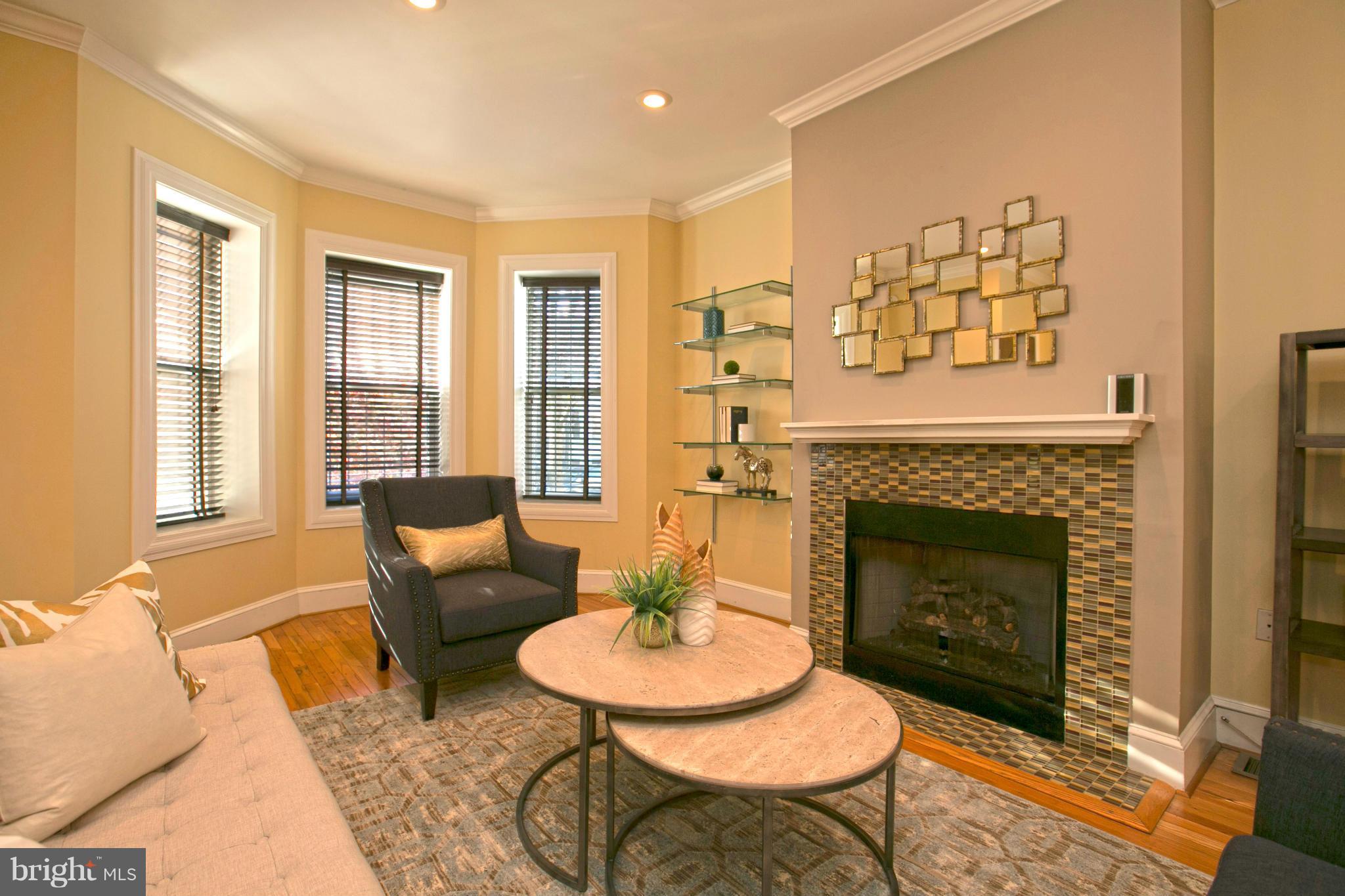 77 R Street Northwest Washington, DC 20001 - Photo 5 of 24 Gas Fireplace