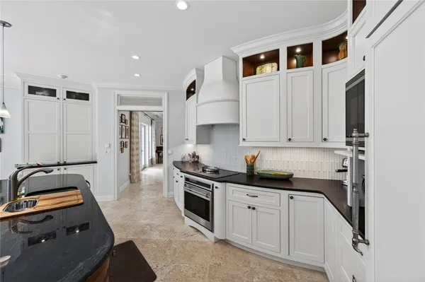 $7,800,000 | 2010 Club Drive, Vero Beach, FL 32963