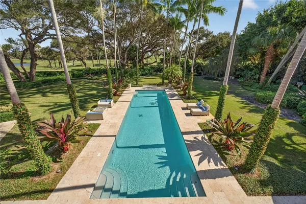 $7,800,000 | 2010 Club Drive, Vero Beach, FL 32963