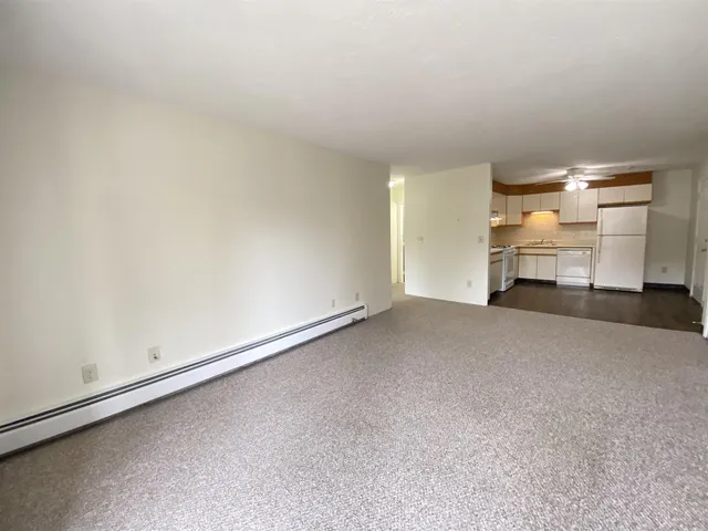 $1,899 | 377 Huse Road, Unit 37, Manchester, NH 03103