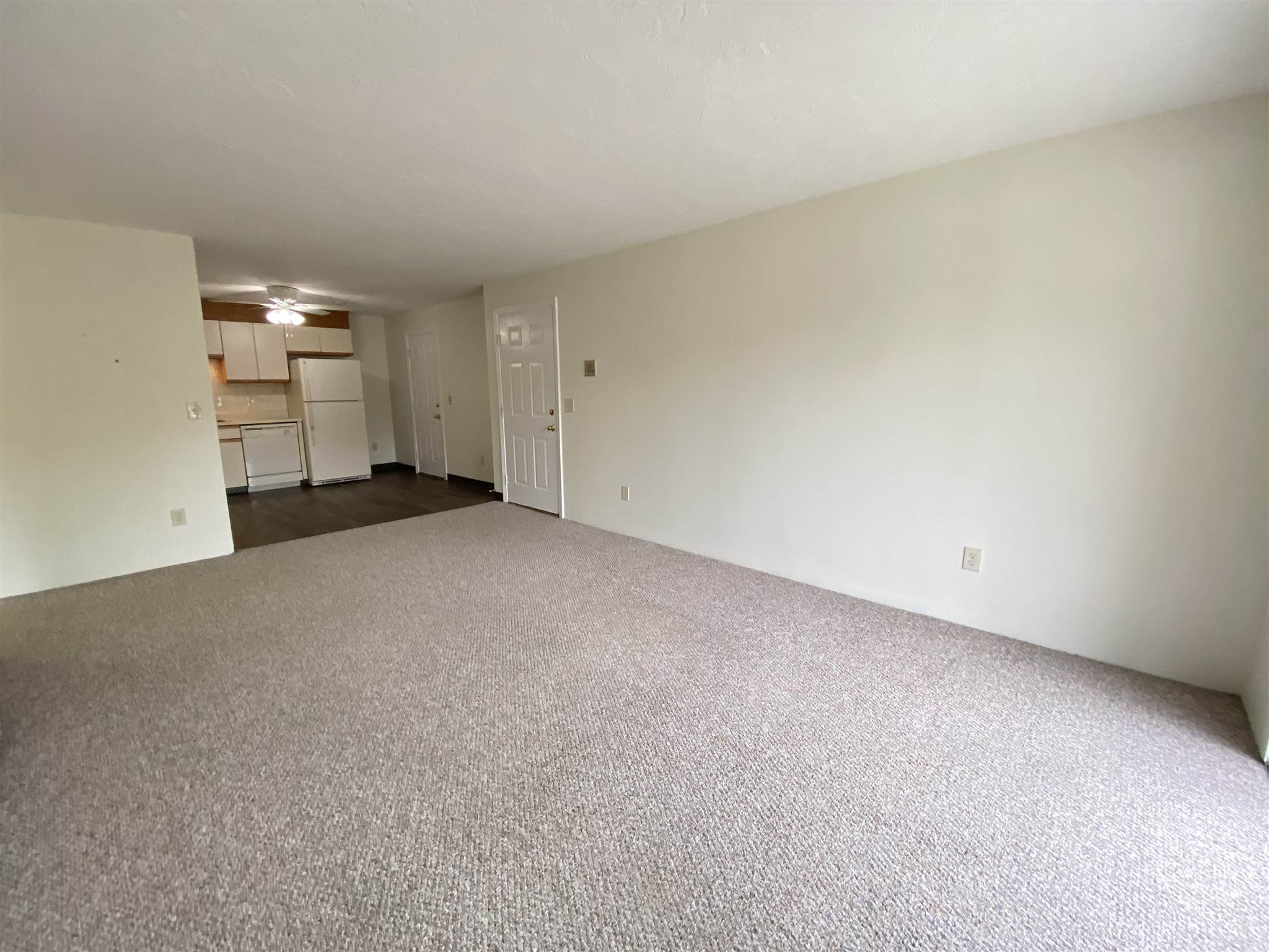 377 Huse Road, Unit 37 Manchester, NH 03103 - Photo 13 of 37