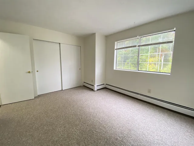 $1,899 | 377 Huse Road, Unit 37, Manchester, NH 03103