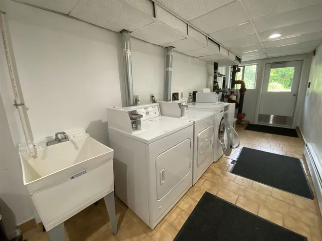 $1,899 | 377 Huse Road, Unit 37, Manchester, NH 03103