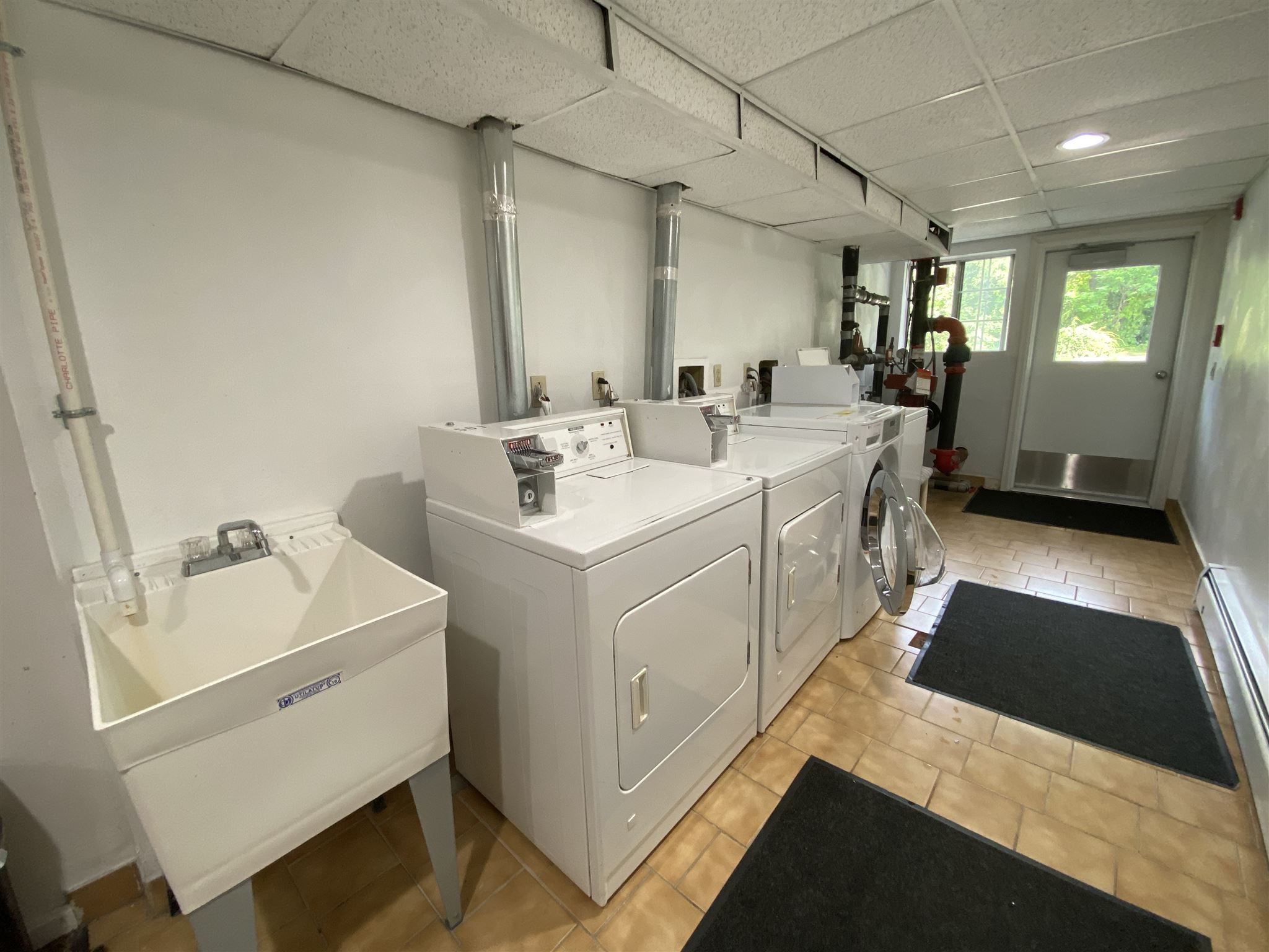 377 Huse Road, Unit 37 Manchester, NH 03103 - Photo 30 of 37