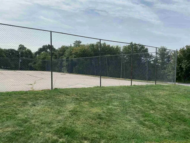 $1,899 | 377 Huse Road, Unit 37, Manchester, NH 03103