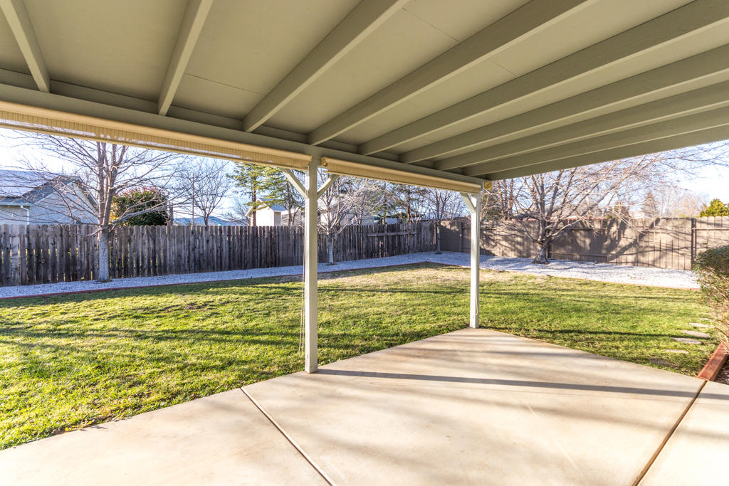 11380 Puffin Way Redding, CA 96003 - Photo 17 of 27 a view of a water fountain and a big yard