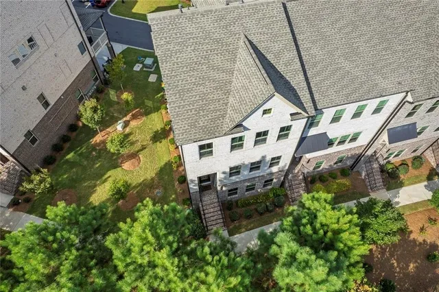 a picture of a bench in a wall