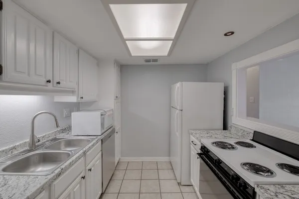 $1,250 | 8210 Bent Tree Road, Unit 153, Austin, TX 78759