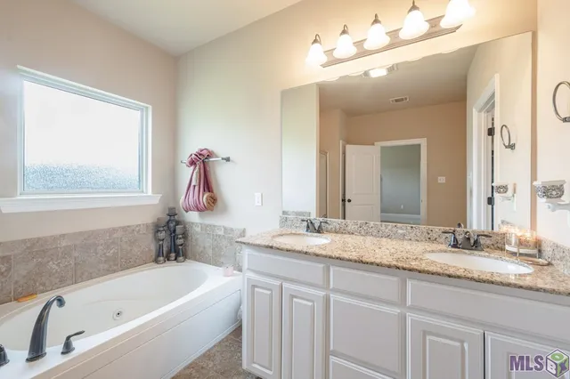 $306,500 | 20211 Long Lake Drive, Hammond, LA 70403