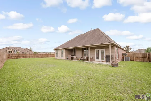 $306,500 | 20211 Long Lake Drive, Hammond, LA 70403