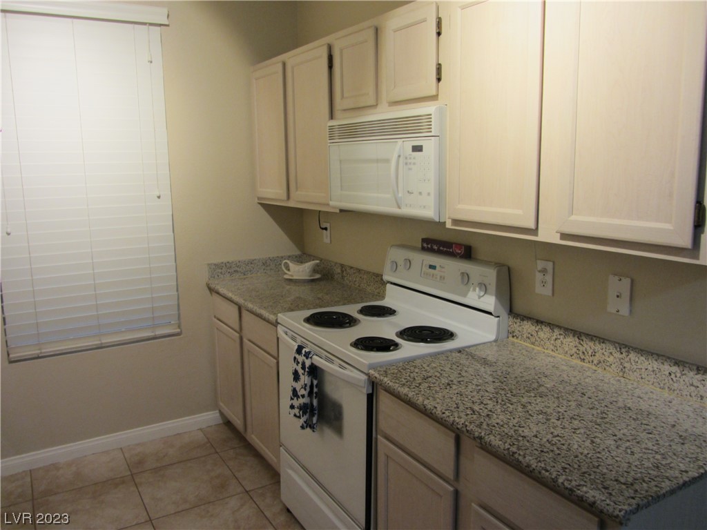 231 West Horizon Ridge Parkway, Unit 2116 Henderson, NV 89012 - Photo 11 of 39