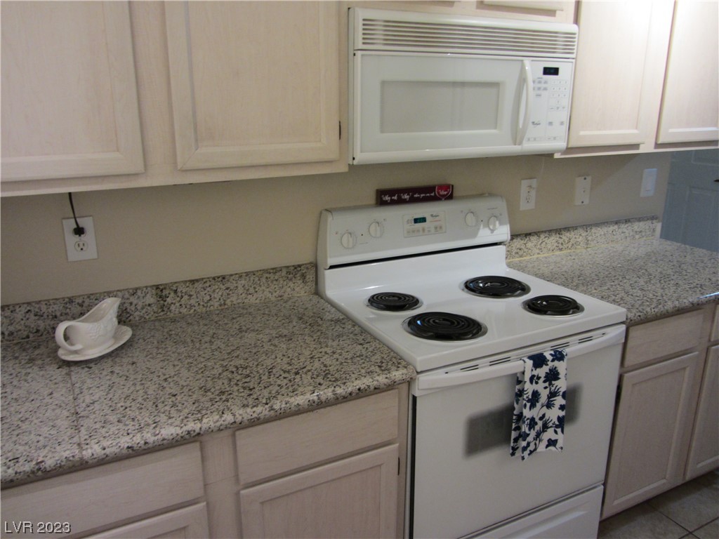 231 West Horizon Ridge Parkway, Unit 2116 Henderson, NV 89012 - Photo 12 of 39