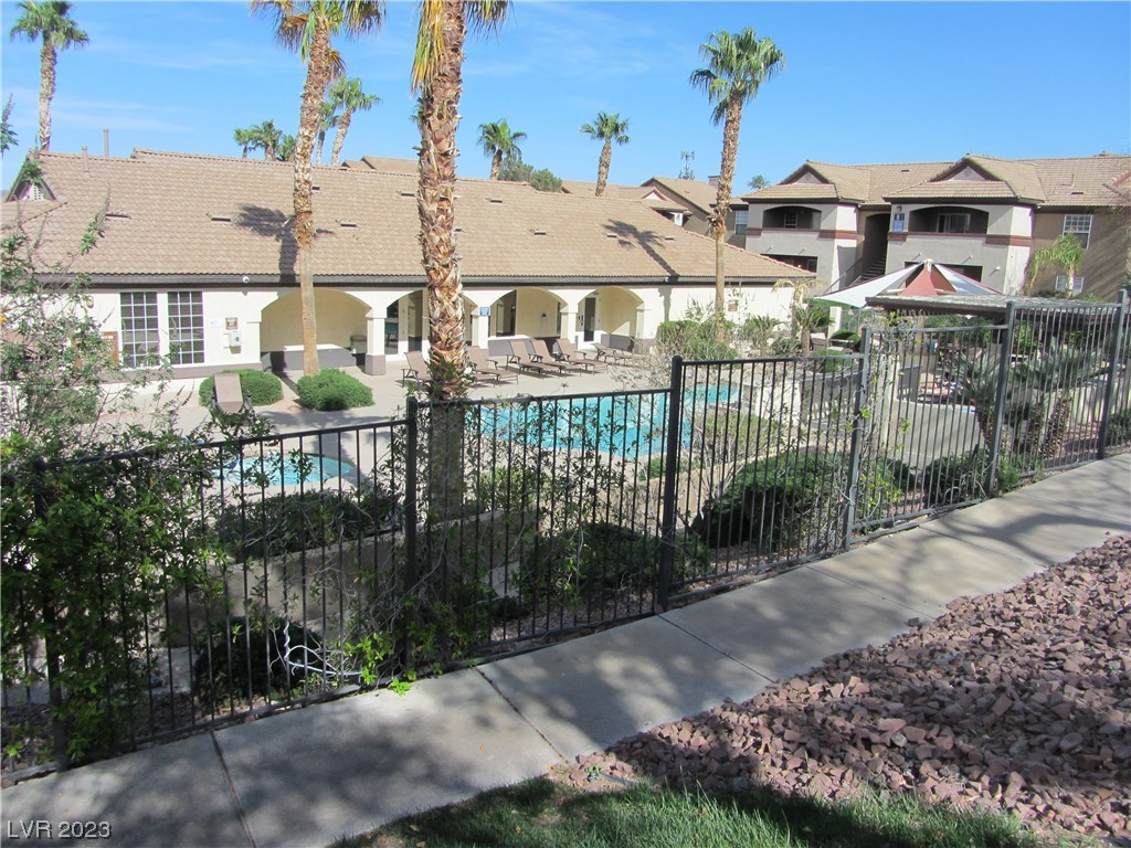 231 West Horizon Ridge Parkway, Unit 2116 Henderson, NV 89012 - Photo 34 of 39