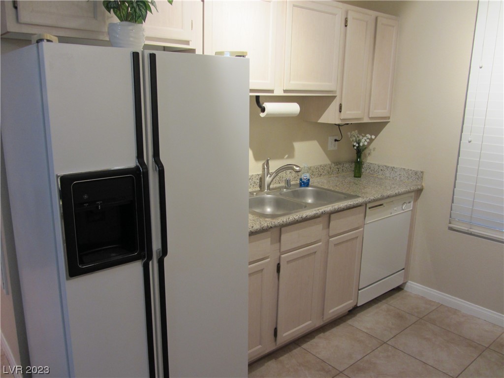 231 West Horizon Ridge Parkway, Unit 2116 Henderson, NV 89012 - Photo 7 of 39