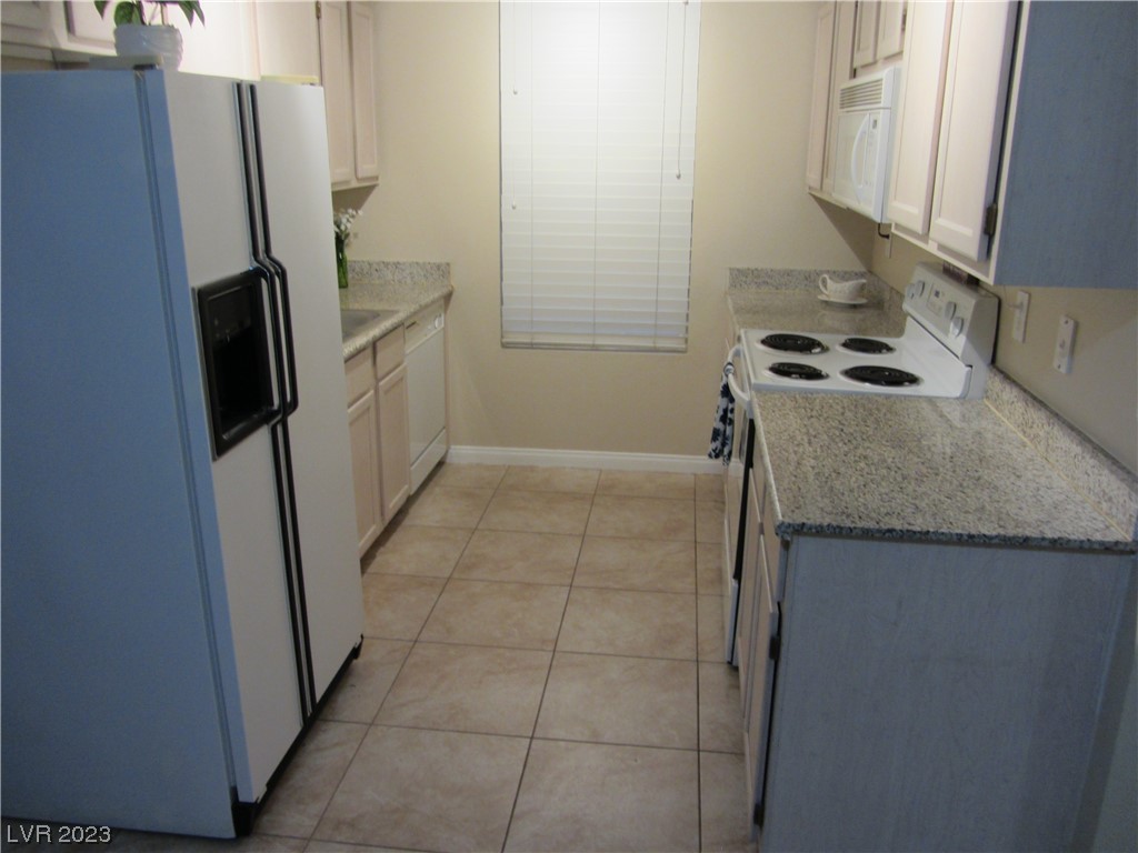 231 West Horizon Ridge Parkway, Unit 2116 Henderson, NV 89012 - Photo 8 of 39