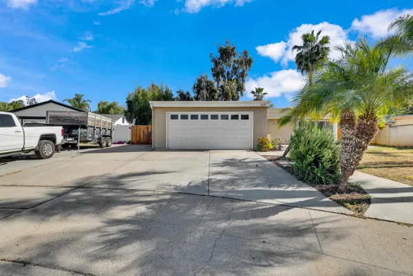 $699,700 | 805 Avenida Taxco, Vista, CA 92084