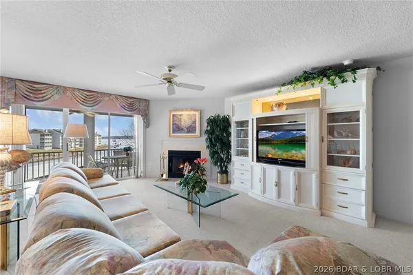 $564,900 | 432 Regatta Bay Circle, Unit 2B, Lake Ozark, MO 65049