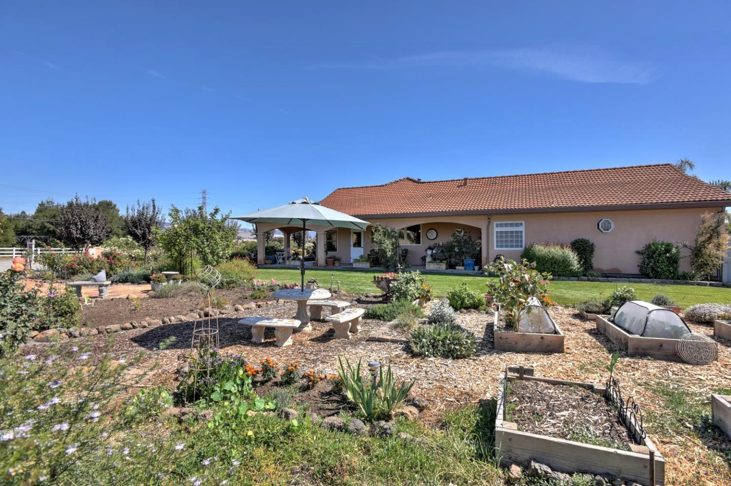 1120 Day Road Gilroy, CA 95020 - Photo 12 of 40