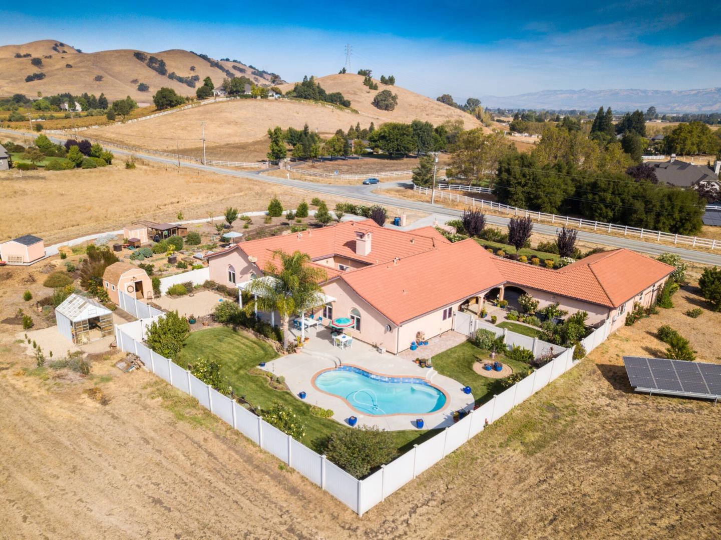 1120 Day Road Gilroy, CA 95020 - Photo 3 of 40