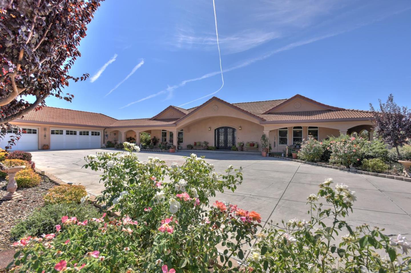 1120 Day Road Gilroy, CA 95020 - Photo 4 of 40