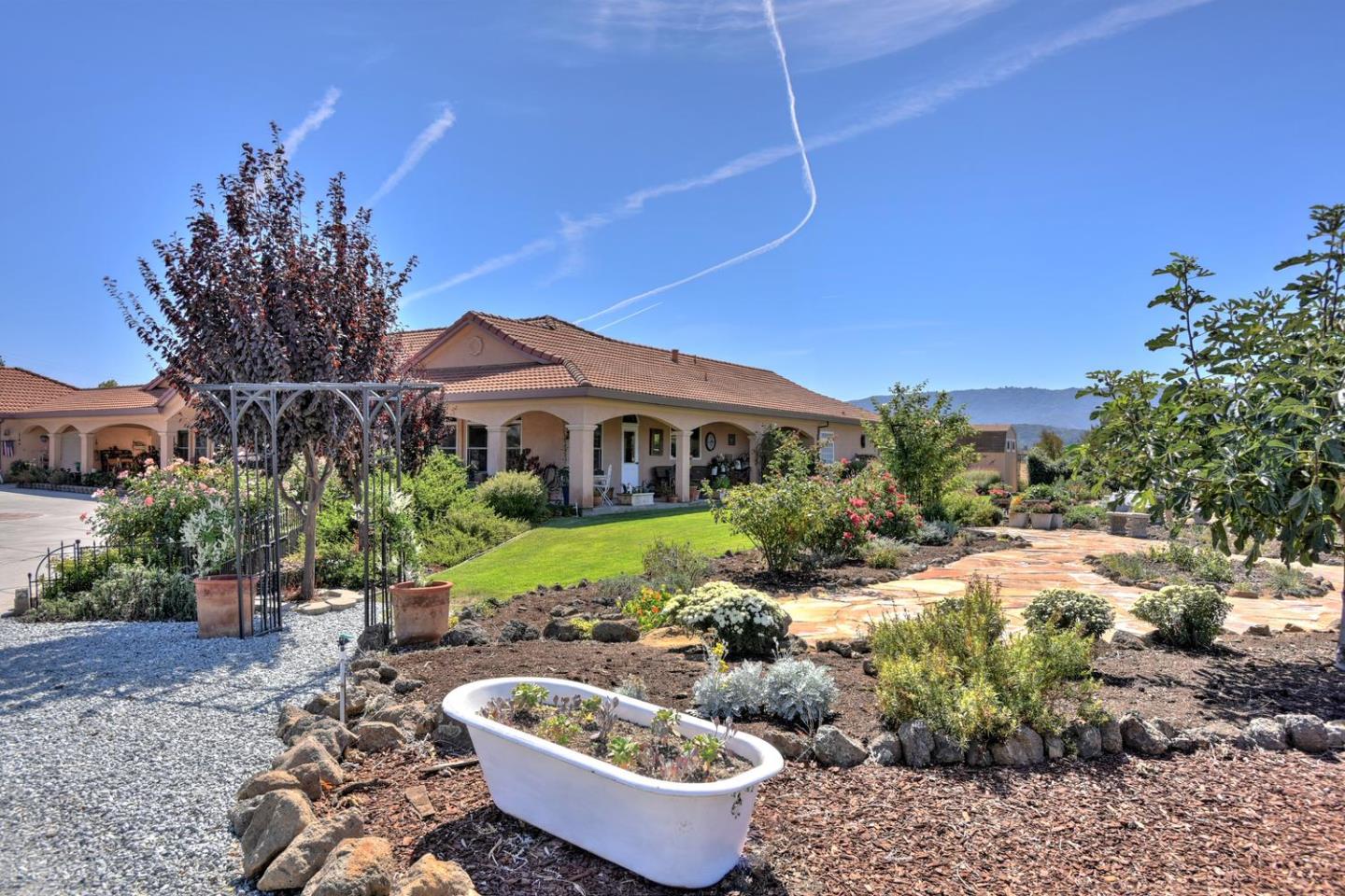 1120 Day Road Gilroy, CA 95020 - Photo 6 of 40