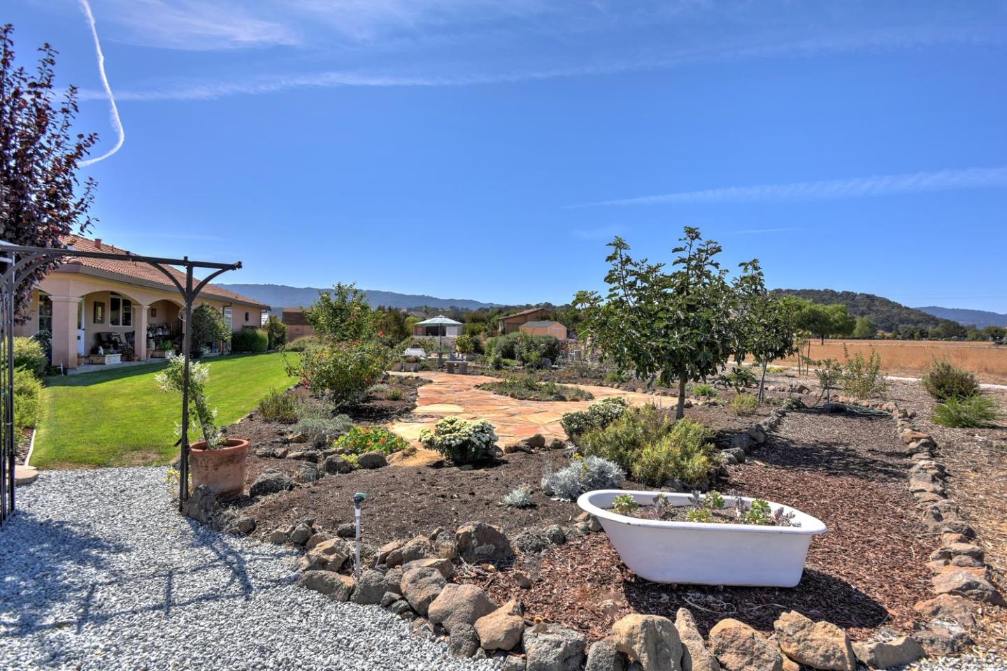 1120 Day Road Gilroy, CA 95020 - Photo 7 of 40