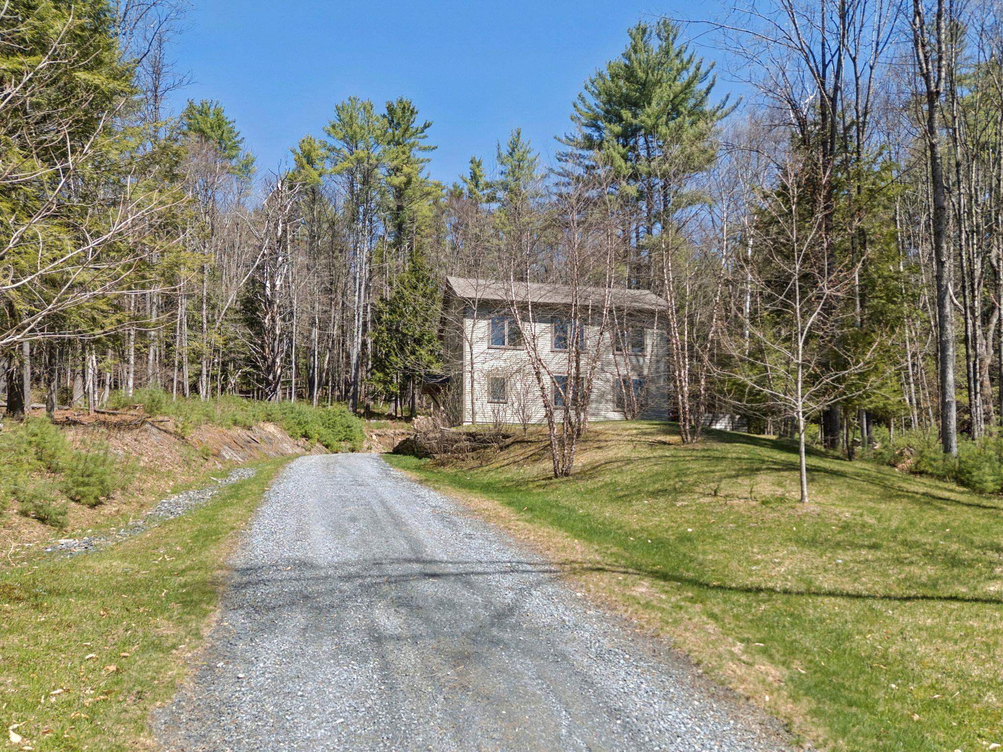 207 Hartness Way Hartford, VT 05059 - Photo 7 of 54
