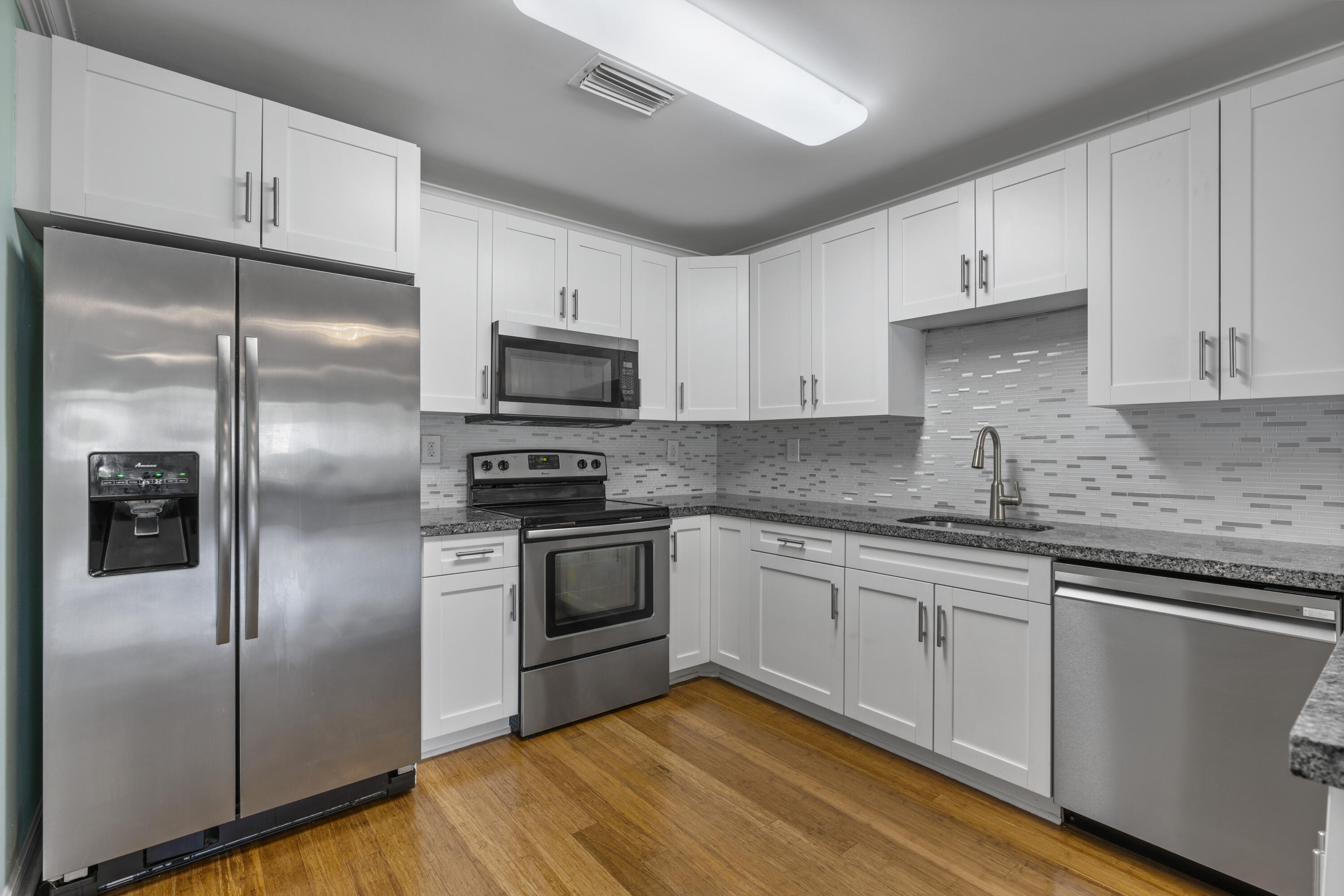 23359 Southwest 55th Way, Unit F Boca Raton, FL 33433 - Photo 8 of 47 Bright and Spacious Kitchen