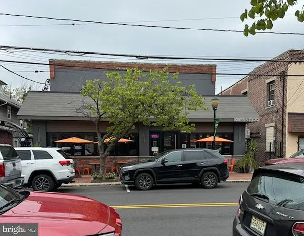 $2,500 | 107 West Merchant Street, Unit 2B, Audubon, NJ 08106