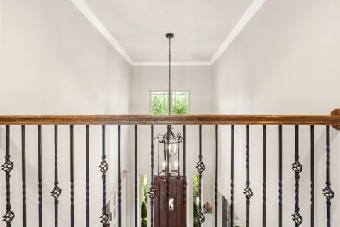 $975,000 | 10 Black Spruce Court, The Woodlands, TX 77375