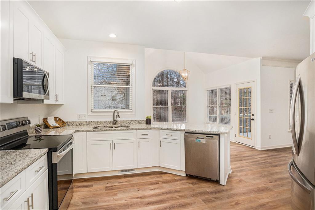 200 Ridge Bluff Lane Suwanee, GA 30024 - Photo 6 of 41