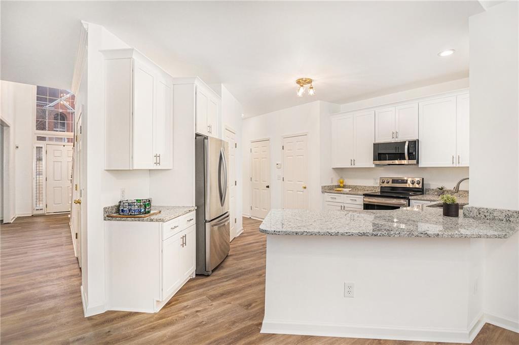 200 Ridge Bluff Lane Suwanee, GA 30024 - Photo 7 of 41