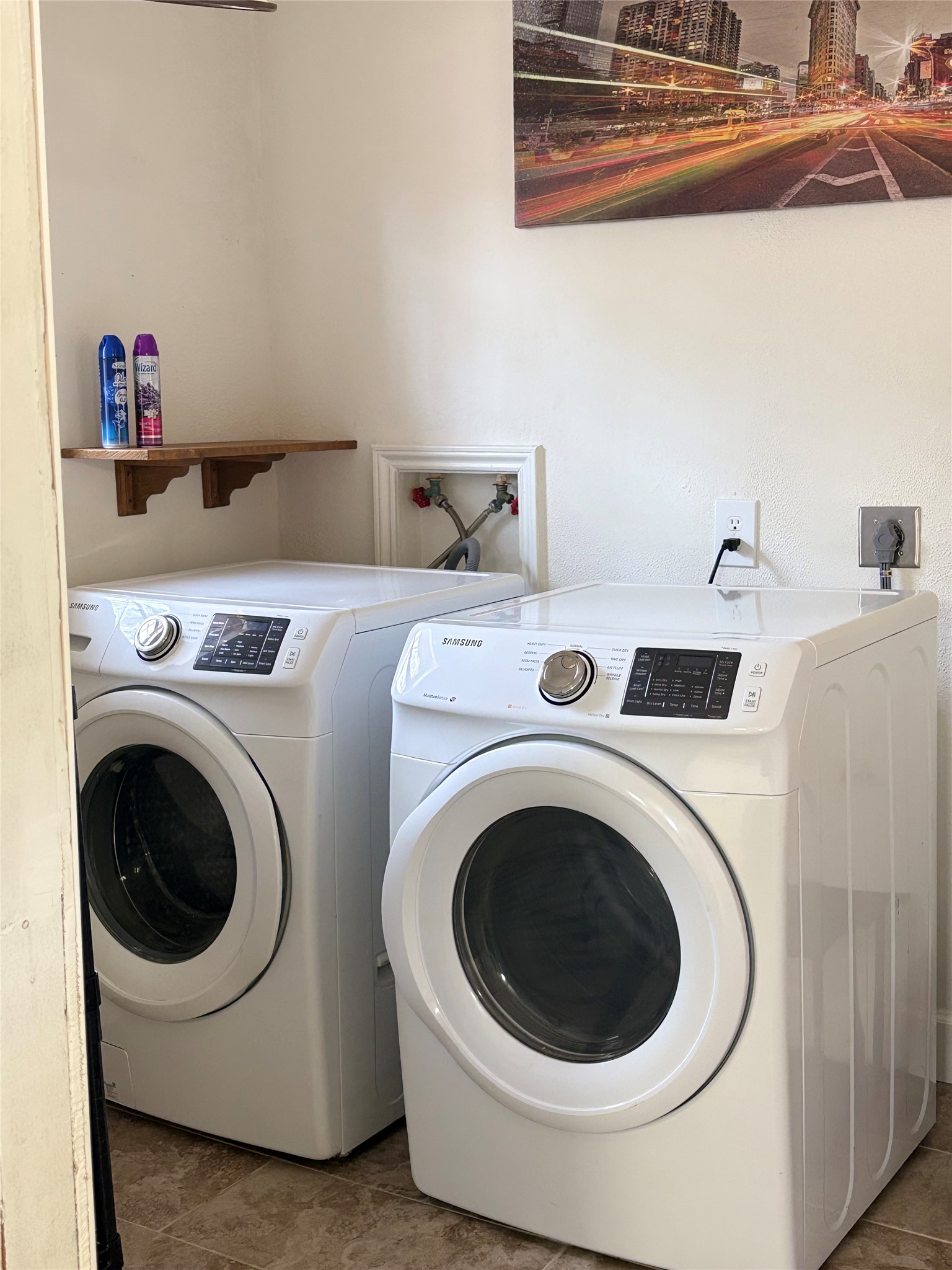 13160 Crystal Trail Conroe, TX 77306 - Photo 5 of 14 Washer and dryer stay! The laundry room is just off of the kitchen and leads to the back covered patio!