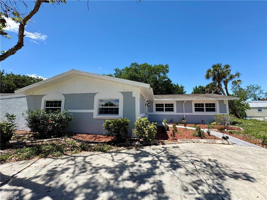 2101 43rd Terrace Southwest Naples, FL 34116 - Photo 2 of 17