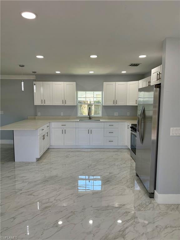 2101 43rd Terrace Southwest Naples, FL 34116 - Photo 6 of 17