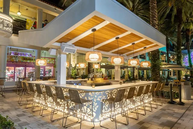 $4,000 | 580 South Sapodilla Avenue, Unit 206, West Palm Beach, FL 33401