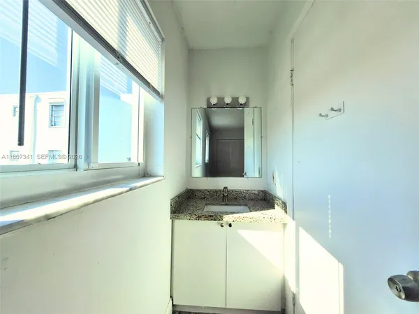 $1,775 | Normandy Isle, Miami Beach, FL 33141