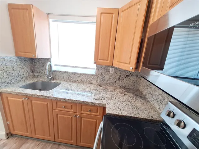 $1,775 | Normandy Isle, Miami Beach, FL 33141