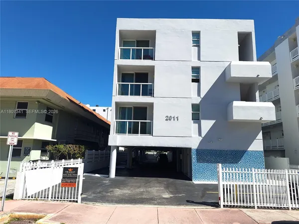 $1,775 | Normandy Isle, Miami Beach, FL 33141