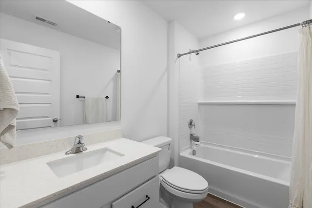 $4,000 | 271 Charlestowne Lakes Drive, St. Charles, IL 60174