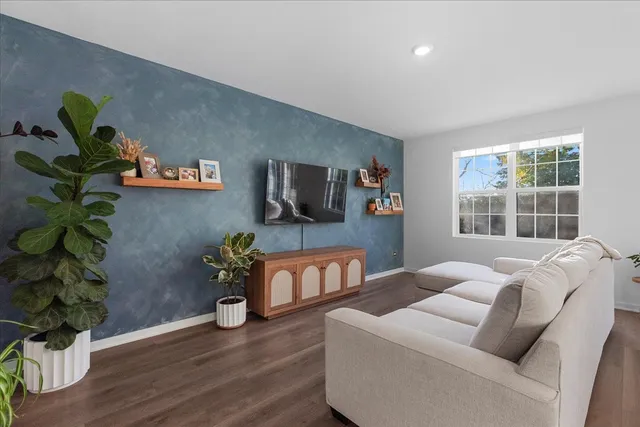 $4,000 | 271 Charlestowne Lakes Drive, St. Charles, IL 60174