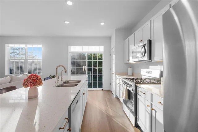 $4,000 | 271 Charlestowne Lakes Drive, St. Charles, IL 60174