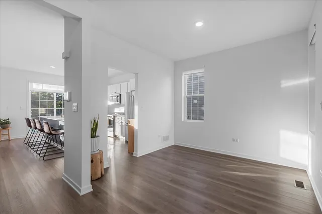 $4,000 | 271 Charlestowne Lakes Drive, St. Charles, IL 60174