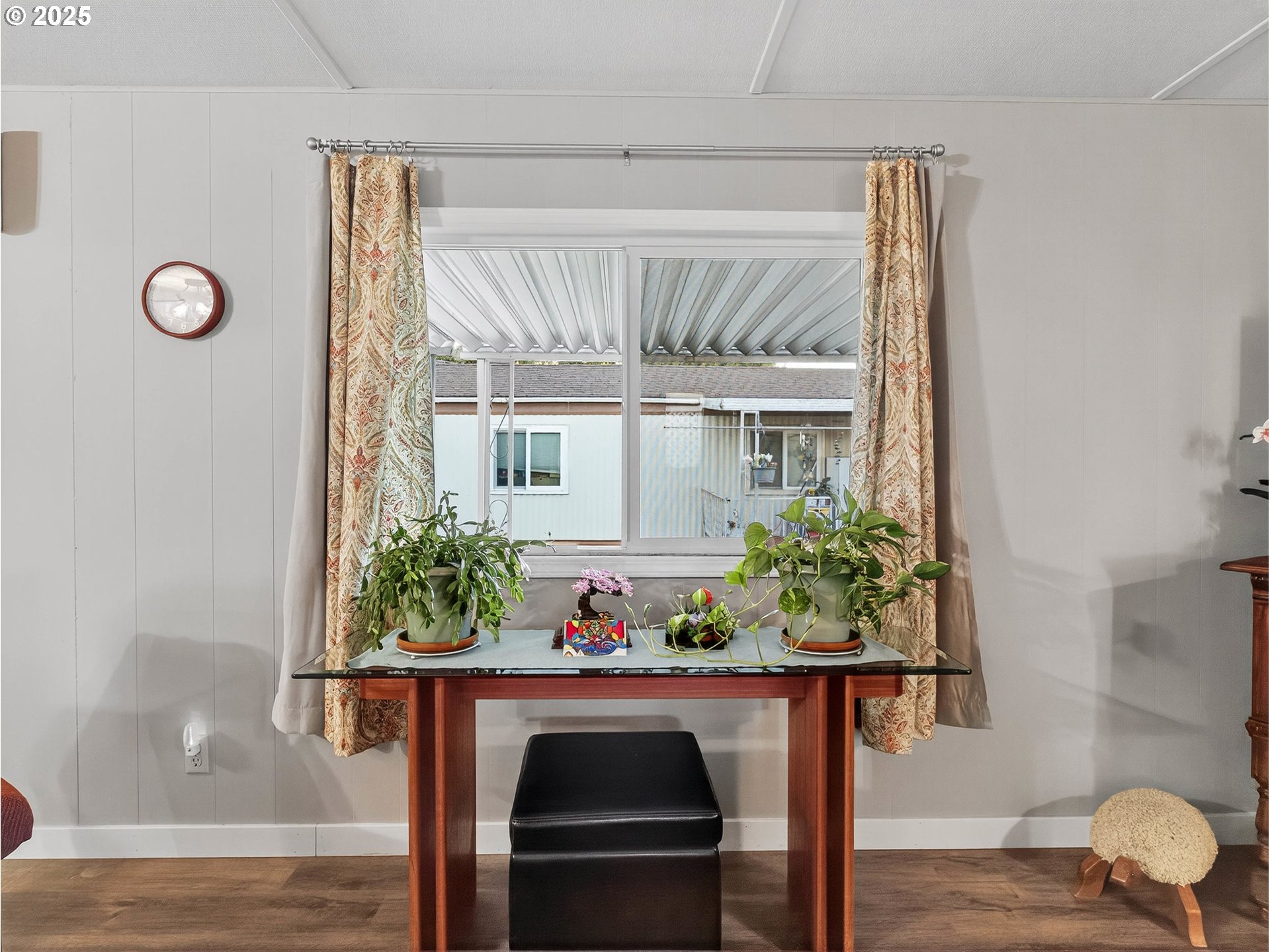 2902 East 2nd Street, Unit 54 Newberg, OR 97132 - Photo 12 of 32 a vase of flowers sitting on a table