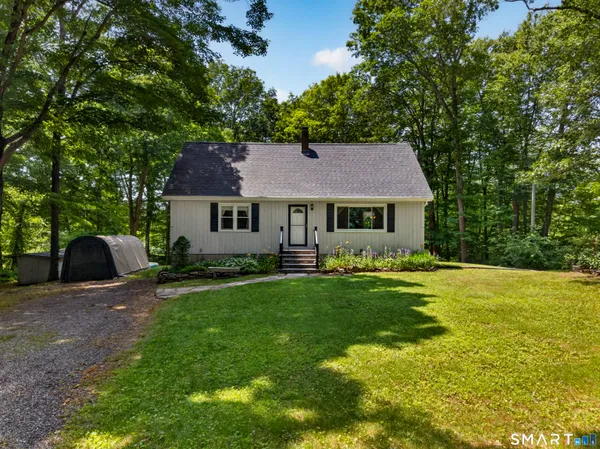 $500,000 | 304 Providence-New London Turnpike, North Stonington, CT 06359