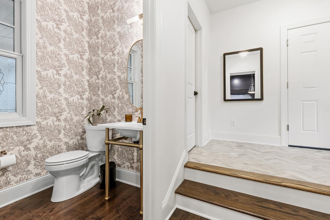 4717 Meadow Road Edina, MN 55424 - Photo 35 of 86